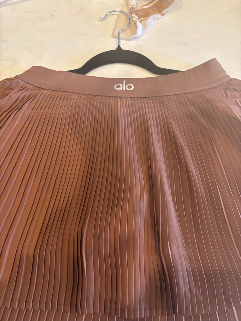 Alo chocolate brown NWOT - Picture 2 of 3